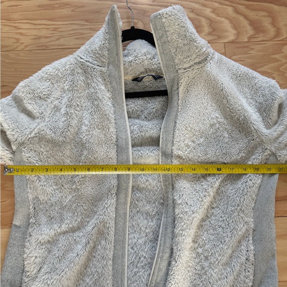 The North Face Women's Teddy Jacket in Soft Gray - Picture 5 of 6